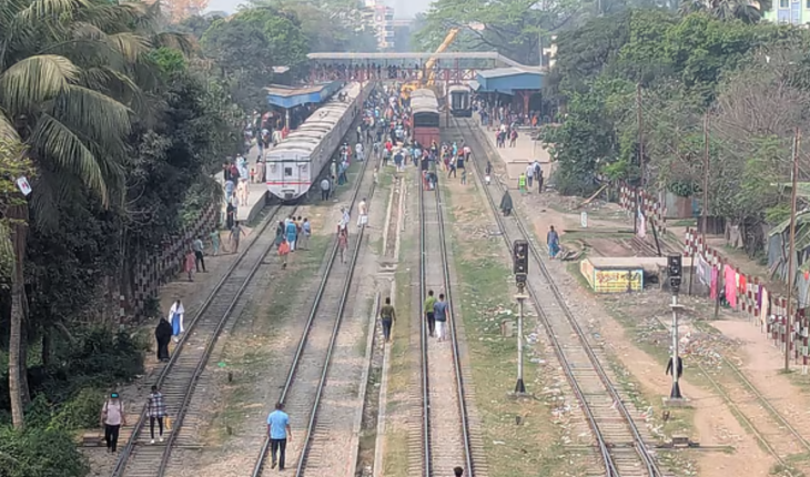 “১৪ ঘণ্টা পর ব্রাহ্মণবাড়িয়ায় উদ্ধার ট্রেনের বগি, স্বস্তি যাত্রীদের মাঝে!”