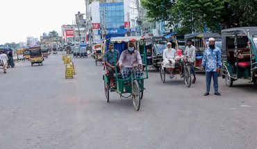 কারফিউর মধ্যেই স্বাভাবিক যান চলাচল, বের হচ্ছেন গোপালগঞ্জের মানুষ