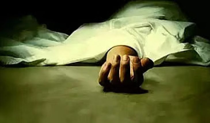 মুক্তিযোদ্ধা বাবার লাশ উদ্ধার করলেন ছেলে