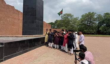 বুদ্ধিজীবী স্মৃতিসৌধে ডাকসুর শিবির প্যানেলের নির্বাচিত নেতাদের দোয়া-মোনাজাত