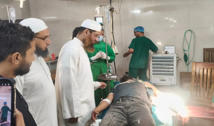 আহত জুলাইযোদ্ধাকে দেখতে হাসপাতালে মামুনুল হক