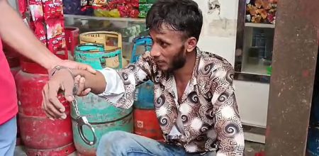 আদালত চত্বর থেকে হাতকড়াসহ পলাতক দুই আসামির মধ্যে একজন গ্রেপ্তার