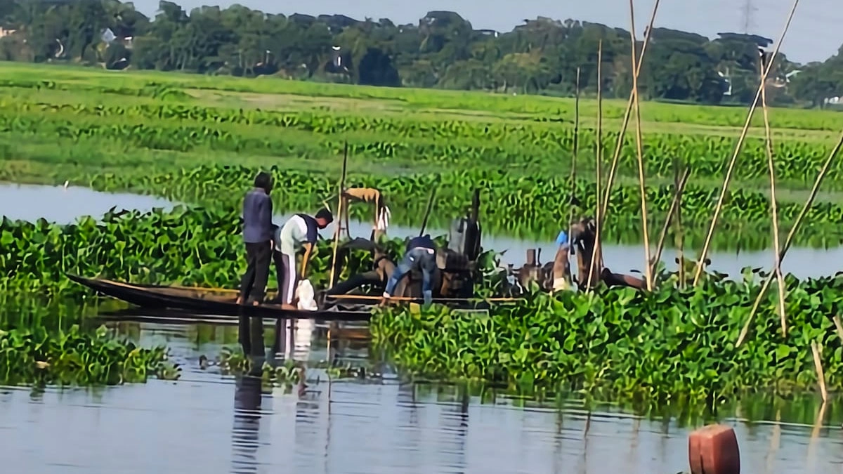 আখাউড়ায় অবৈধ ড্রেজারবিরোধী অভিযান