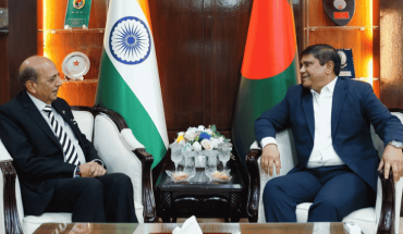 ভারতীয় হাইকমিশনারের সাথে প্রতিরক্ষা উপদেষ্টার সাক্ষাৎ